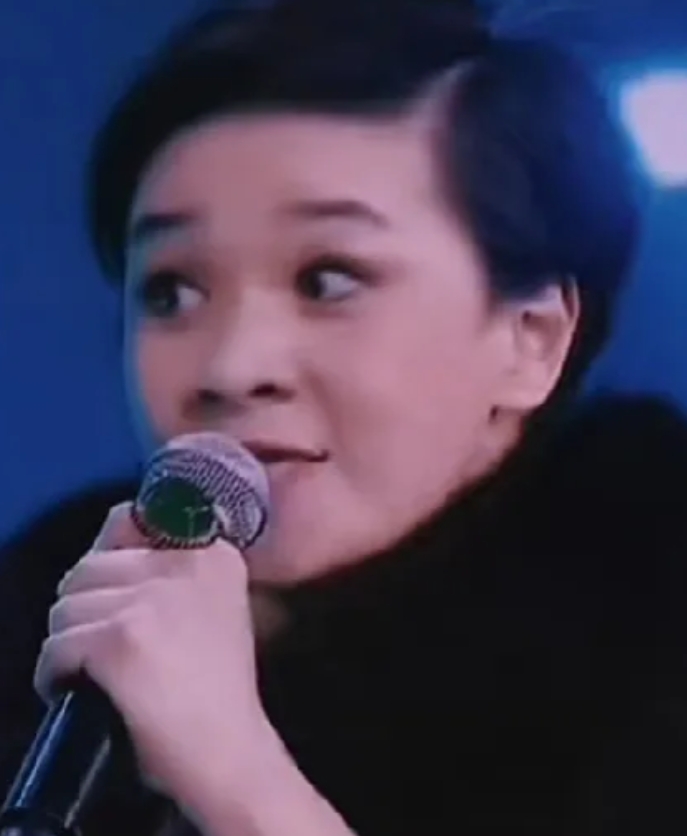 柯以敏说骂我的人都不如我过得好，是因为他们太穷嫉妒我。
柯以敏有一次直播说她也没