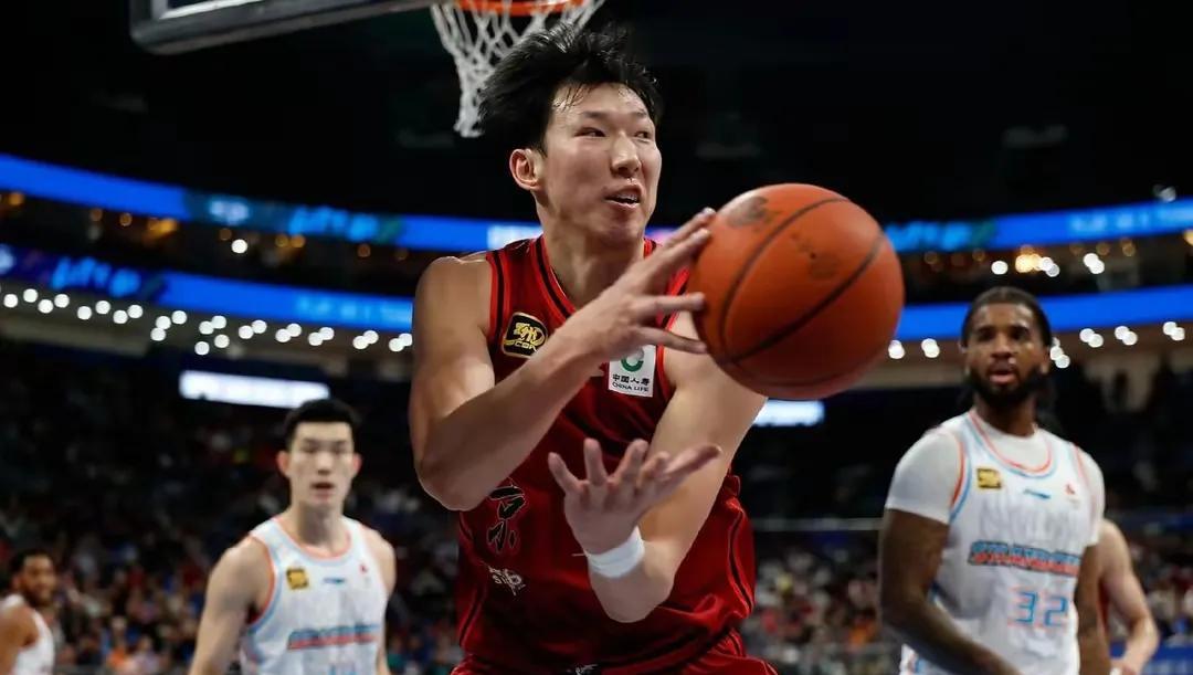 #cba# 周琦必须特别小心，防止被搞伤啊。
今晚面对山西，将在北京队主场举行，