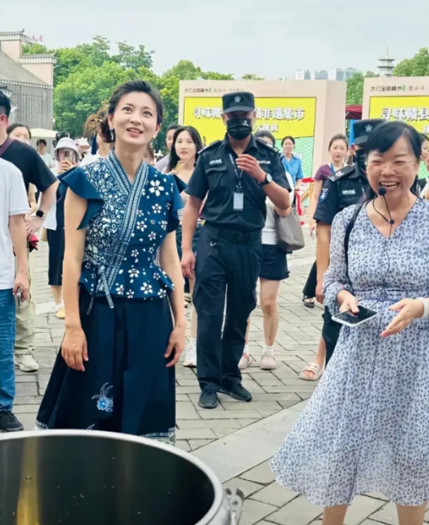真人巨美