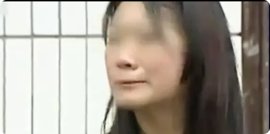 2014年，一名16岁的叛逆少女从小由奶奶和叔叔抚养长大，因认为叔叔和奶奶霸占了