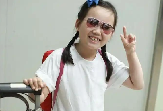王宝强没想到，15岁儿子和14岁女儿，已经开始为他争光了