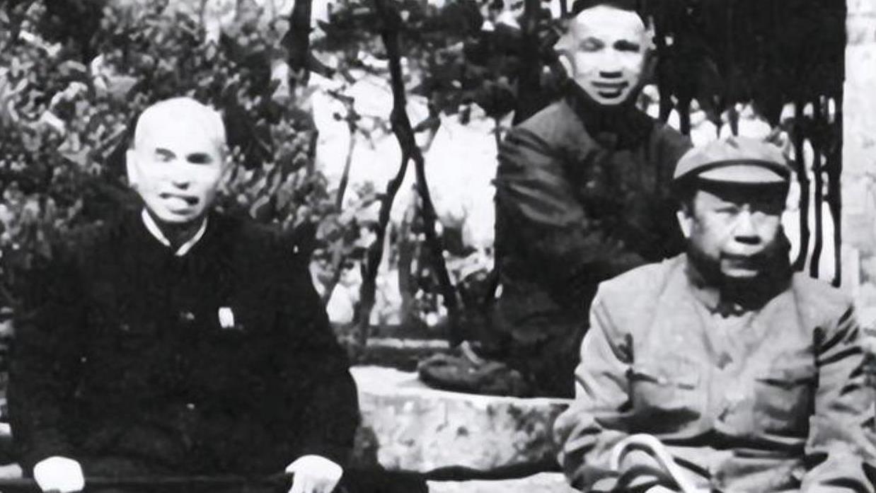 1955年，军委让陈奇涵自己填军衔，他写下中将，最后被授予什么？