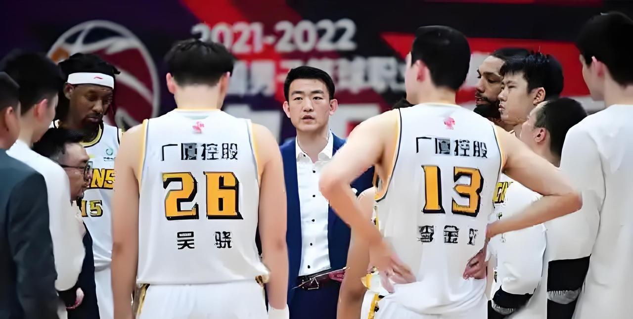 辽宁队被横扫也不见得是坏事，至少搞清楚了和强队之间几点的差距。
年轻球员的差距，