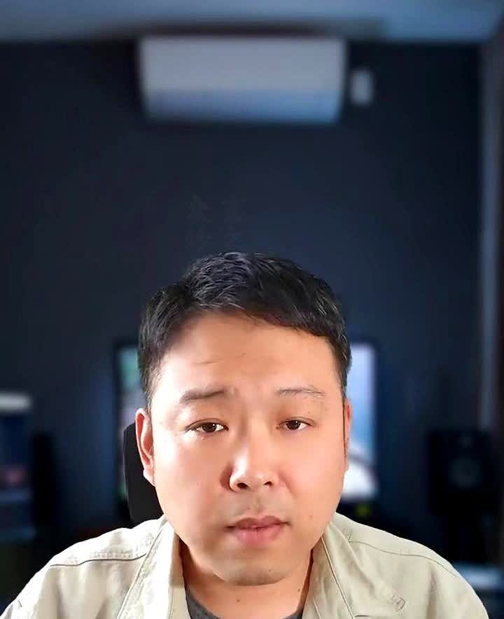 昔日加价无人管，今朝降价惹众怒。

当年埃尔法加价二三十万，怎么就没有一个出