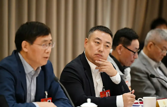 不得不承认，刘国梁的确是个狠人。

刘主席前段时候备受争议，很多网友都觉得他可能