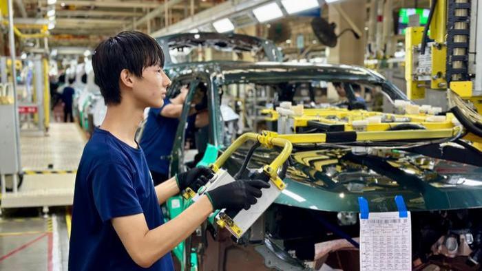 吉利赚166亿却欠5000亿？车企“欠钱”并不等于不挣钱！
