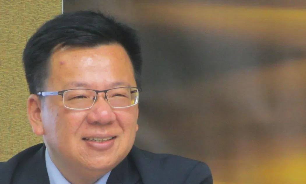海峡导报:当局“监察机构秘书长”李俊俋用公务车接送爱宠物狗去美容曝光后1日下午宣