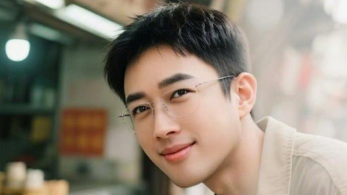 于正时隔 20 年再演帅哥？试妆照被嘲 “不符”，网友：这是资源霸权还是真圆梦？