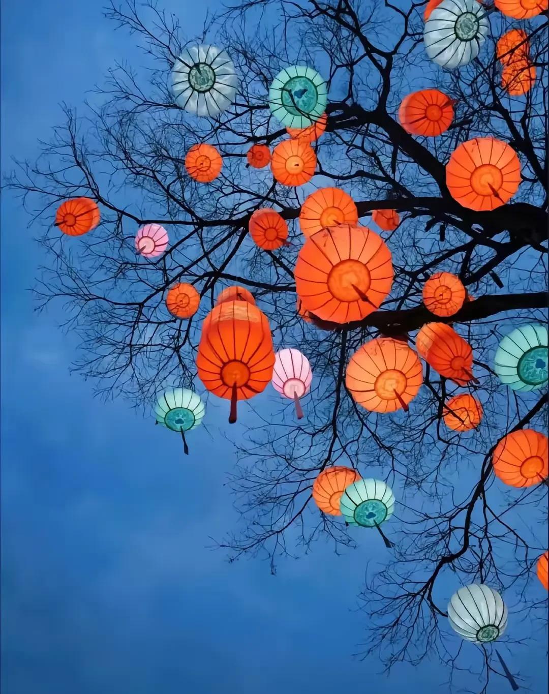 《史记》里把项羽描述得越厉害，越是天神下凡，就越证明了刘邦的天命所属。这也就是为