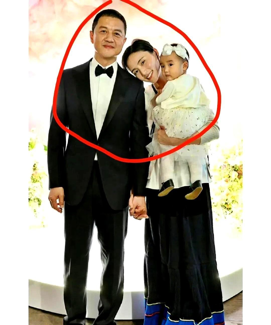 哪个丈母娘碰到这样的女婿不气的牙痒痒！
海哈金喜爆与李亚鹏长期分居，其丈母娘愁的