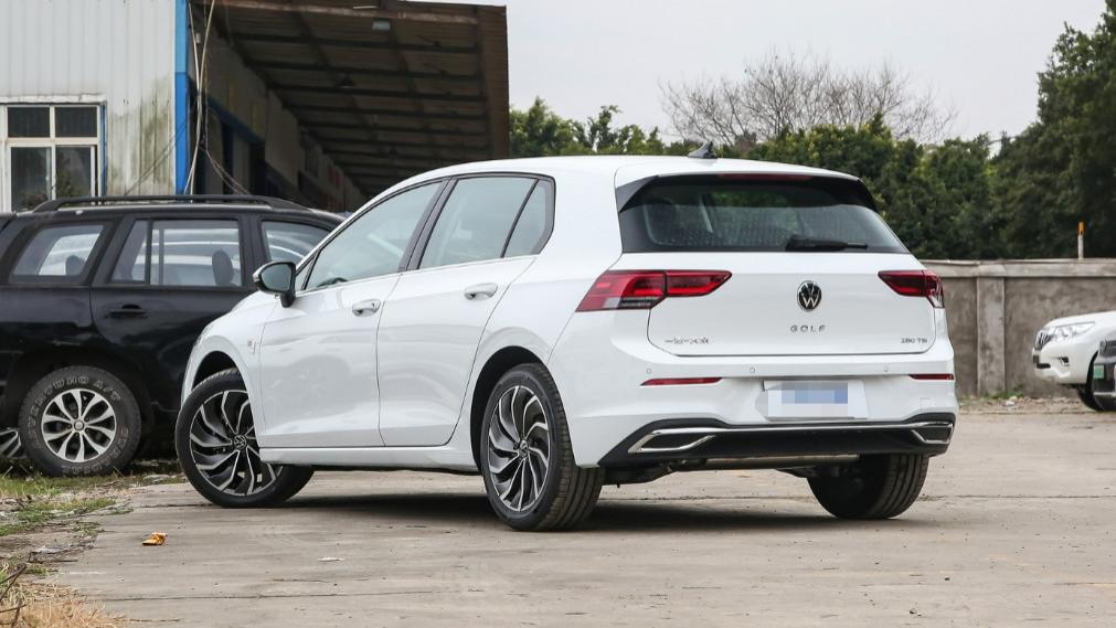 内饰的精致与人性化设计让人眼前一亮