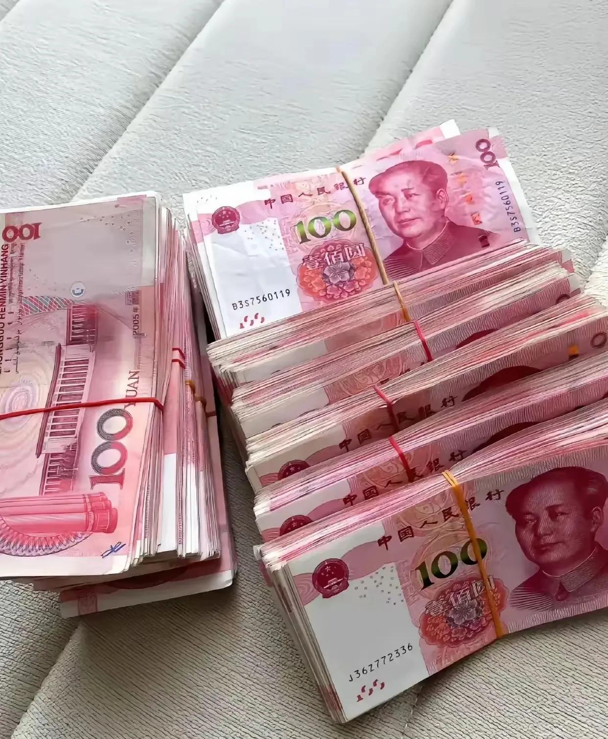 一个月不到4600块钱的退休金能够用吗？
今天早上在和一个朋友聊天时得知，我的一