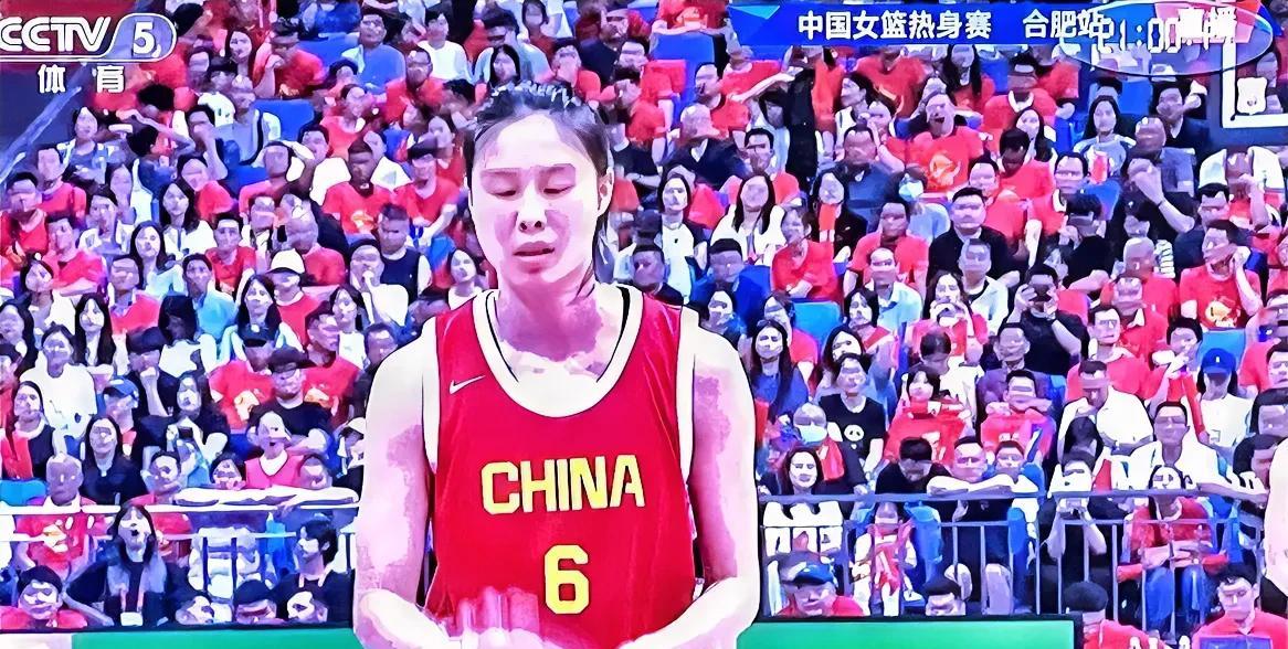 王思雨是中国女篮现存的最优秀后卫，以下是她的基本资料：
出生1995年10月16