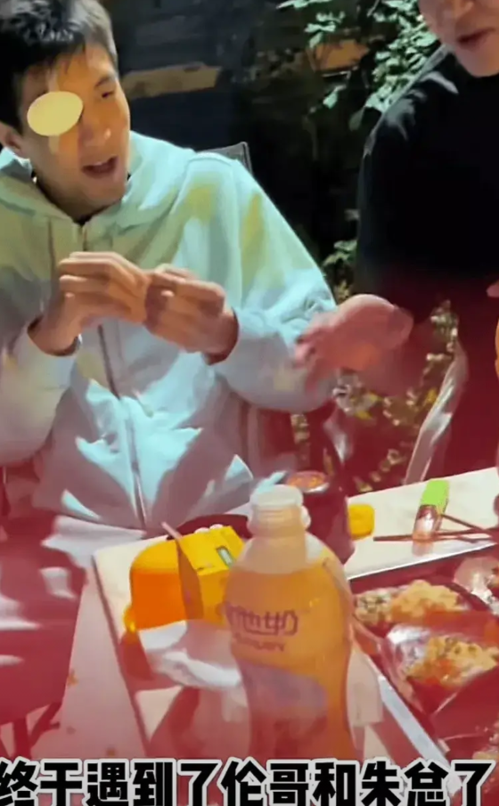 你可真别说，郭艾伦加盟广东宏远真有这种可能，理由是：
1、此次眼睛受伤会激发到郭