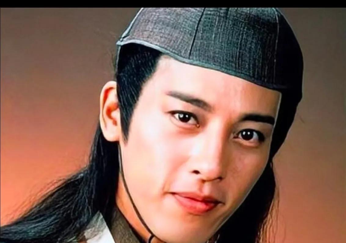 吕颂贤突发肺部感染进ICU，14天瘦了36斤。
知情人透露他的一个生活习惯，导致