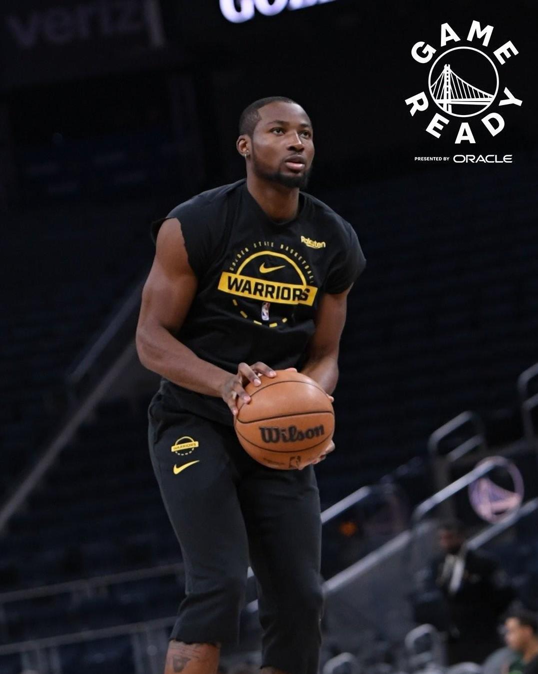 勇士队发了库明加专注训练的照片，在库里受伤这种情况下，很有可能库明加的机会会更多