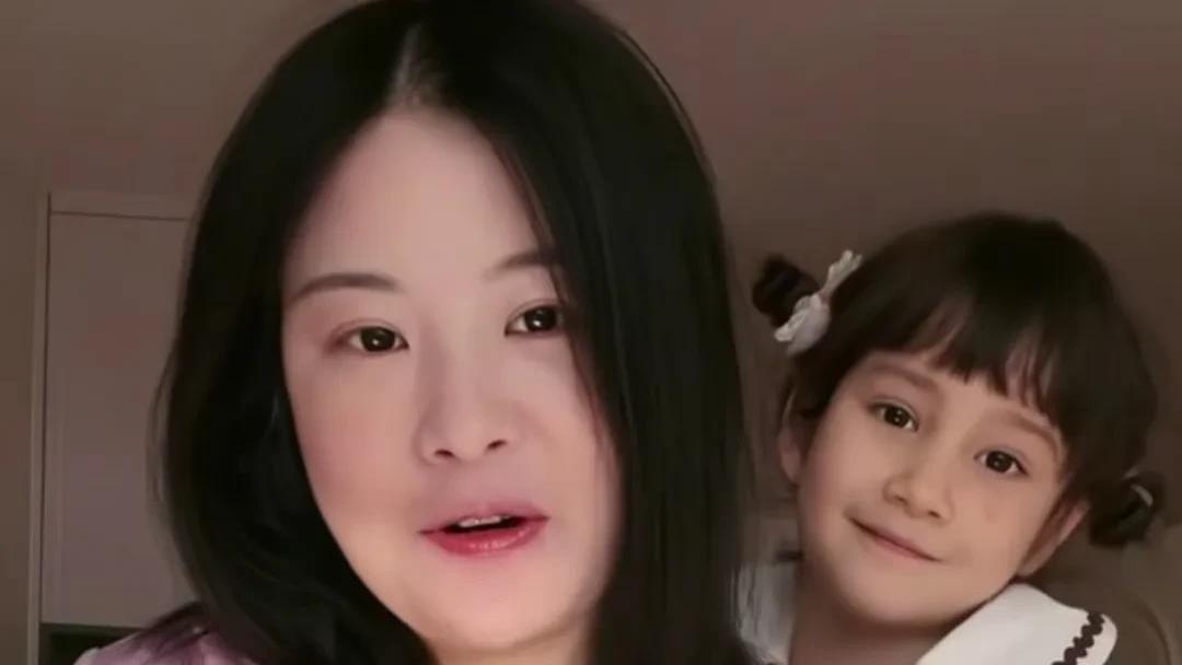 小雪公开回应安迪“虐待”苏西事件，并透露德国生活经济压力及未来规划。