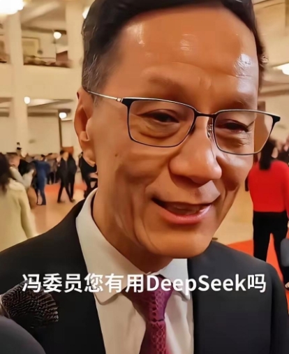要不说人家能从演员走进人民大会堂呢，就这一波回答，就够学一辈子了。
记者：冯委员