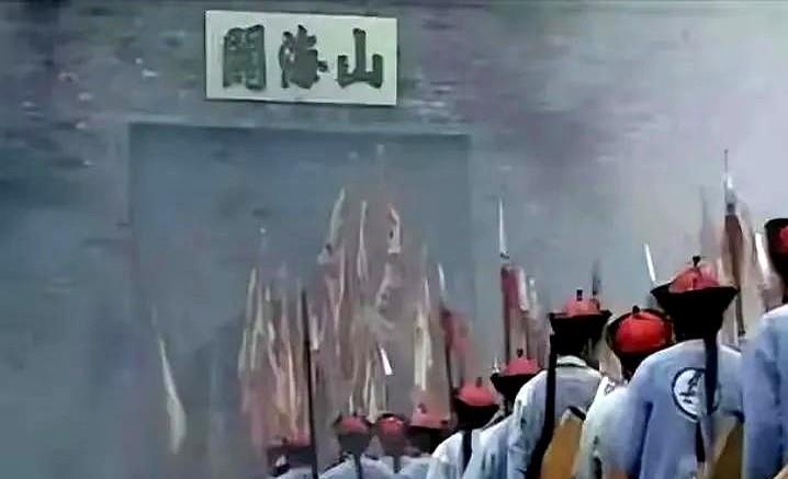 明朝为什么灭亡？

说白了，就四个字：从上到下都在吸血！

皇帝穷疯了连
