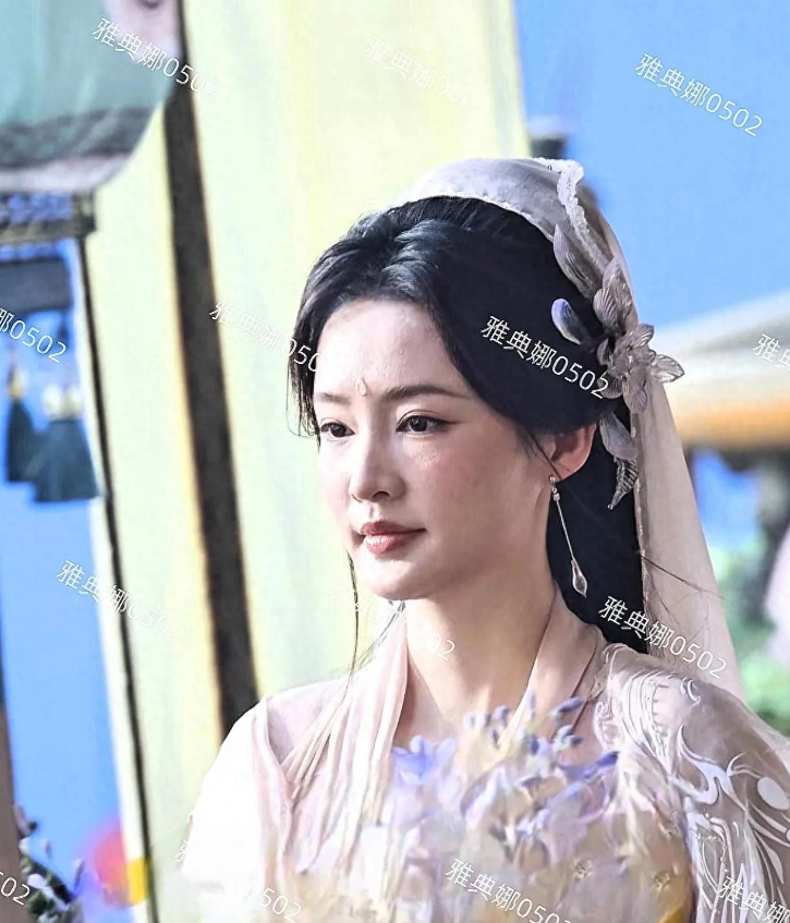 李沁新剧年龄感太重了有点撑不起妙烟的美貌，不仅显年纪还不够仙