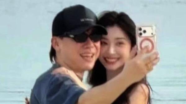 恋情实锤！胡彦斌亲吻易梦玲，相差16岁热恋照曝光，早有蛛丝马迹