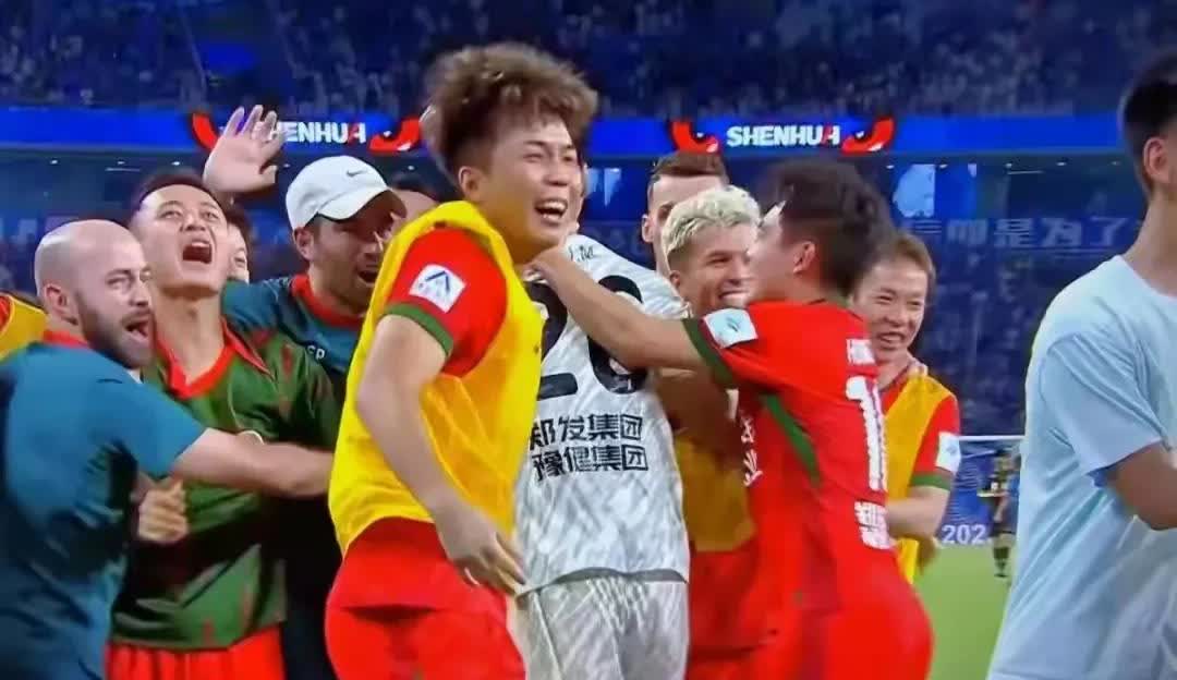 下周主场约战新鹏城，河南队如果再难获胜，中甲大门就将徐徐打开。
其实没有是一成