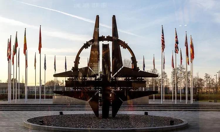 北约逐渐扩大！ 俄罗斯成了孤家寡人！
俄乌冲突，就是俄罗斯制止乌克兰加入北约而战