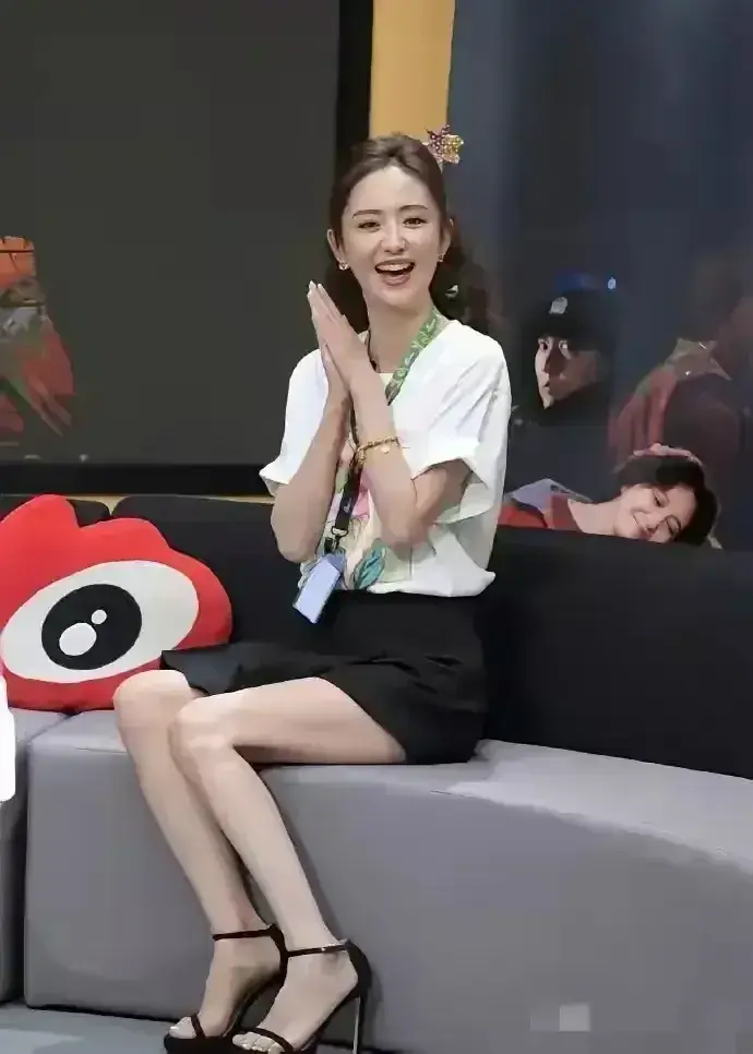 美女明星离婚引热议