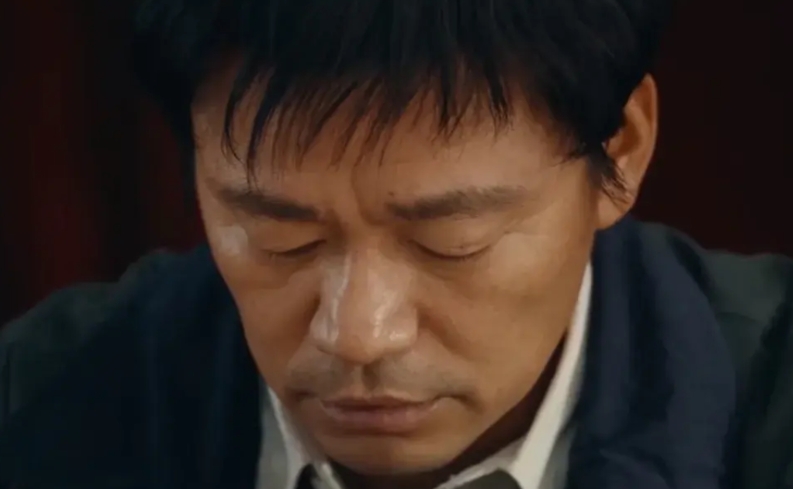 当人人都说王宝强的演技好时，
真的没有想到，
陈明昊竟然说，王宝强根本没有演技，