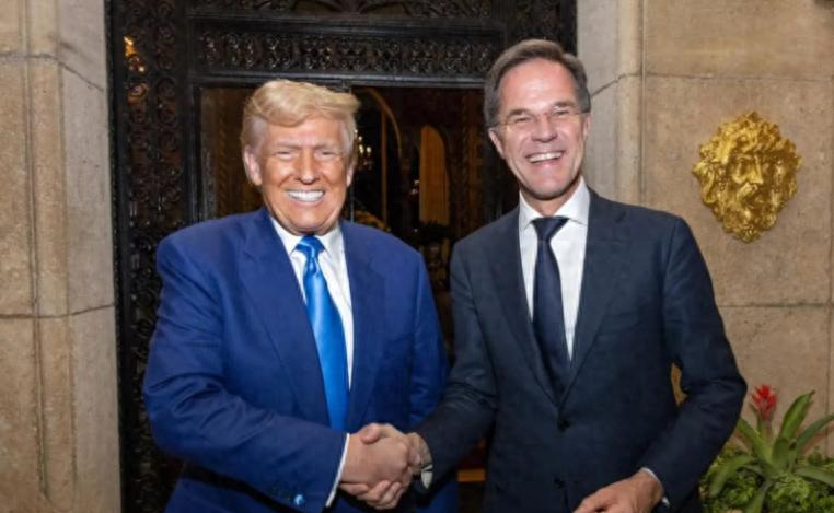 制裁俄没用？要动中国印度？











世界风云突变，特朗普又出狠招！