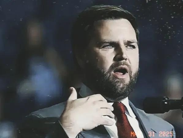 美国政客拍案叫嚣：“理想世界秩序是美国搞芯片造飞机，中国缝衬衣拧螺丝，印度越南组
