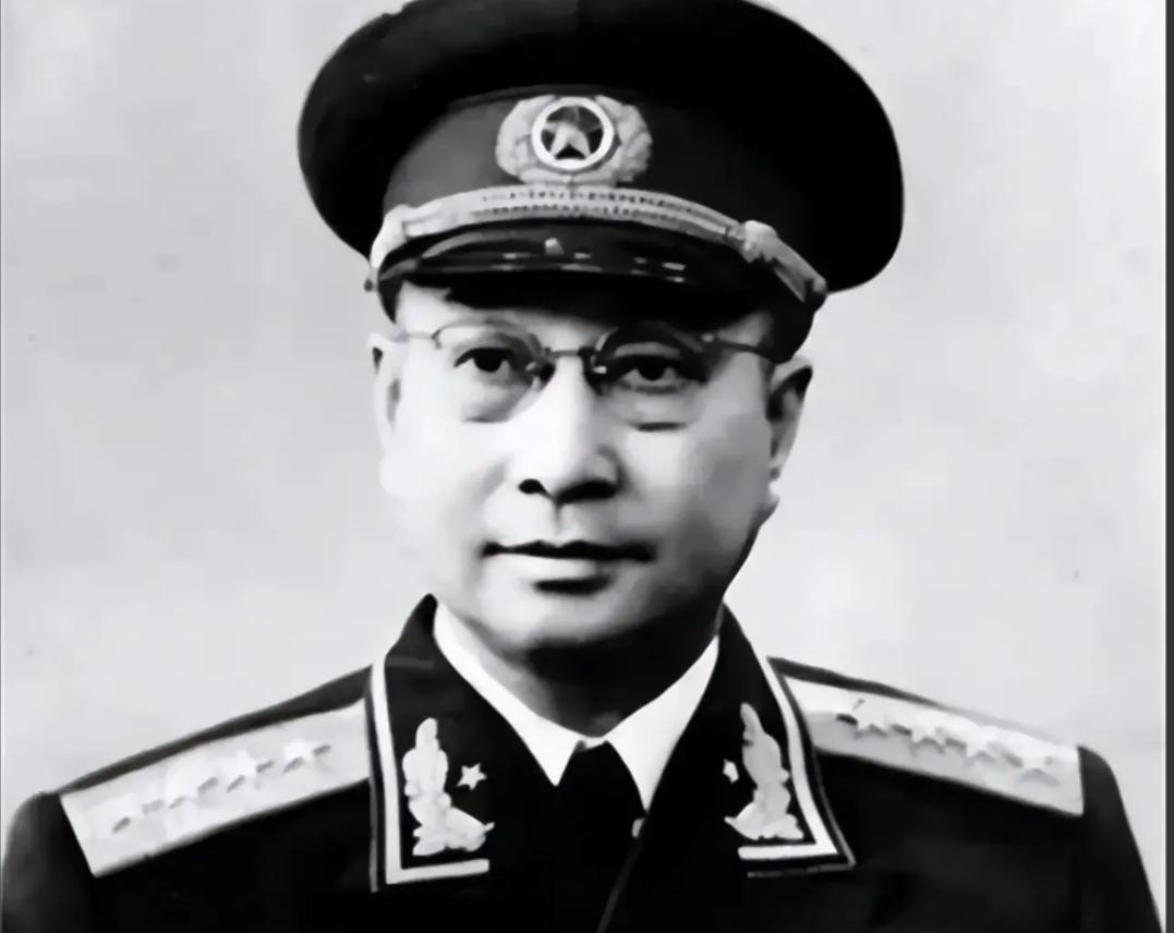 蒋介石抓了不敢杀，日军不敢惹，彭德怀见了他就躲，此人是谁？
麻烦各位读者点一下右