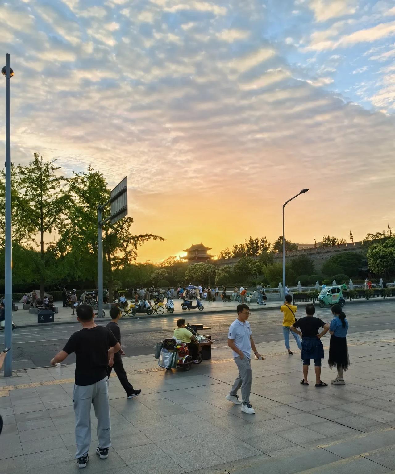 #人类最高的智慧是什么#
认识清楚自我算是一种，也知道自己的能力和不足，并通过不