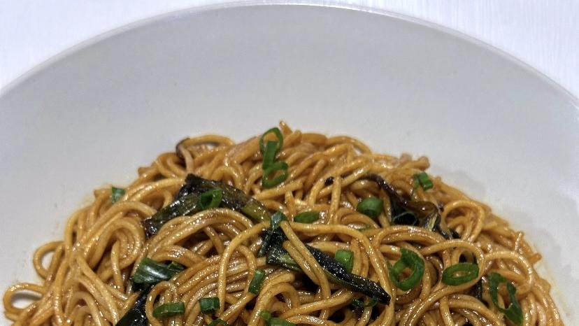 5分钟搞定！这碗葱油拌面，是深夜胃最温暖的投降