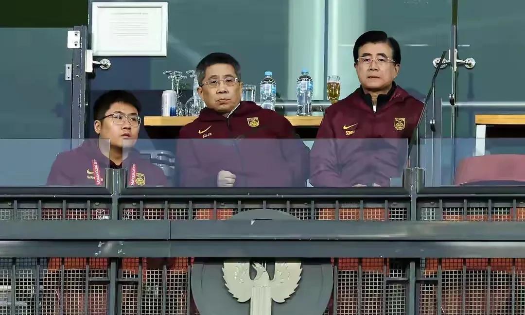 不得不说，国足是自己把自己送到“断头台”的，怨不得别人：
1、客场打印尼，只要战