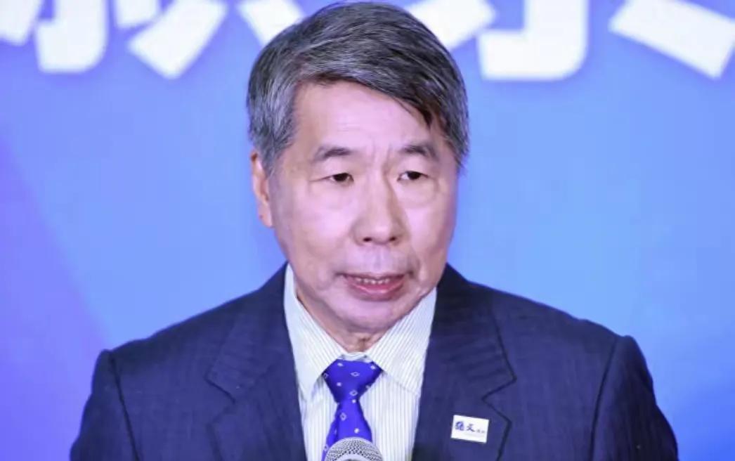 张亚中骂国民党骂得真好！骂国民党只有屁股没有大脑。
显然，张亚中要选党主席，被国