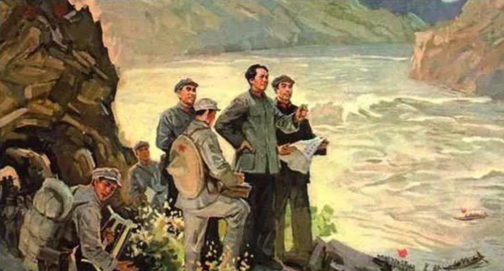 1935年，红军伪装成敌人过封锁，遭敌人盘问，正要放行时，一战士见敌人枪好看，“