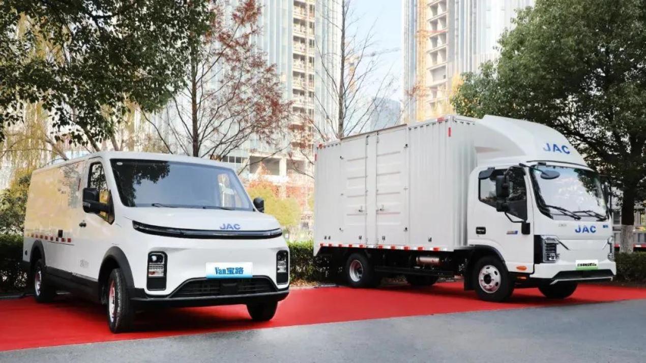 江淮汽车：背水一战