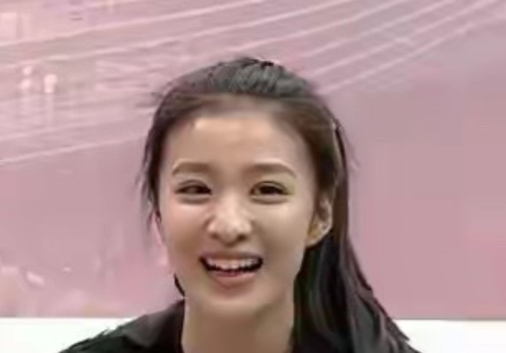 准备20岁时候的王楚然美得像一朵花，非常符合中国人的审美观！

