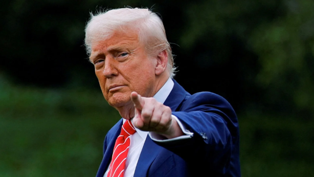 美国总统唐纳德·特朗普要求对2020年大选任命特别检察官进行调查

唐纳德·特朗