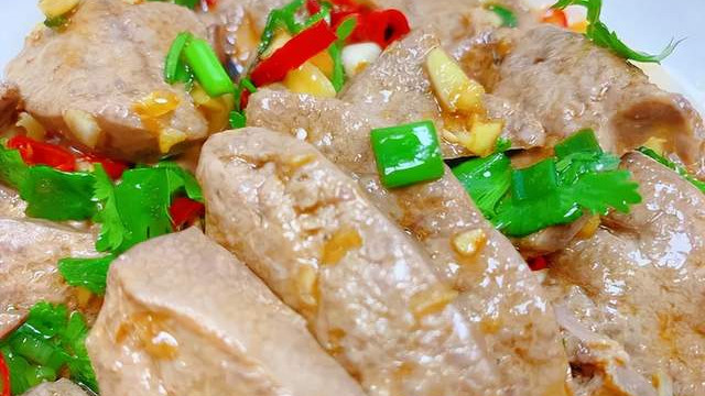 这个东西是个宝，常吃清肝明目还补血，10块钱拌一大盘，太香了！