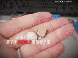 德国红十字会也沦陷了？
德国一名小伙子质疑了德国红十字会，所以他打算捐一双鞋子，