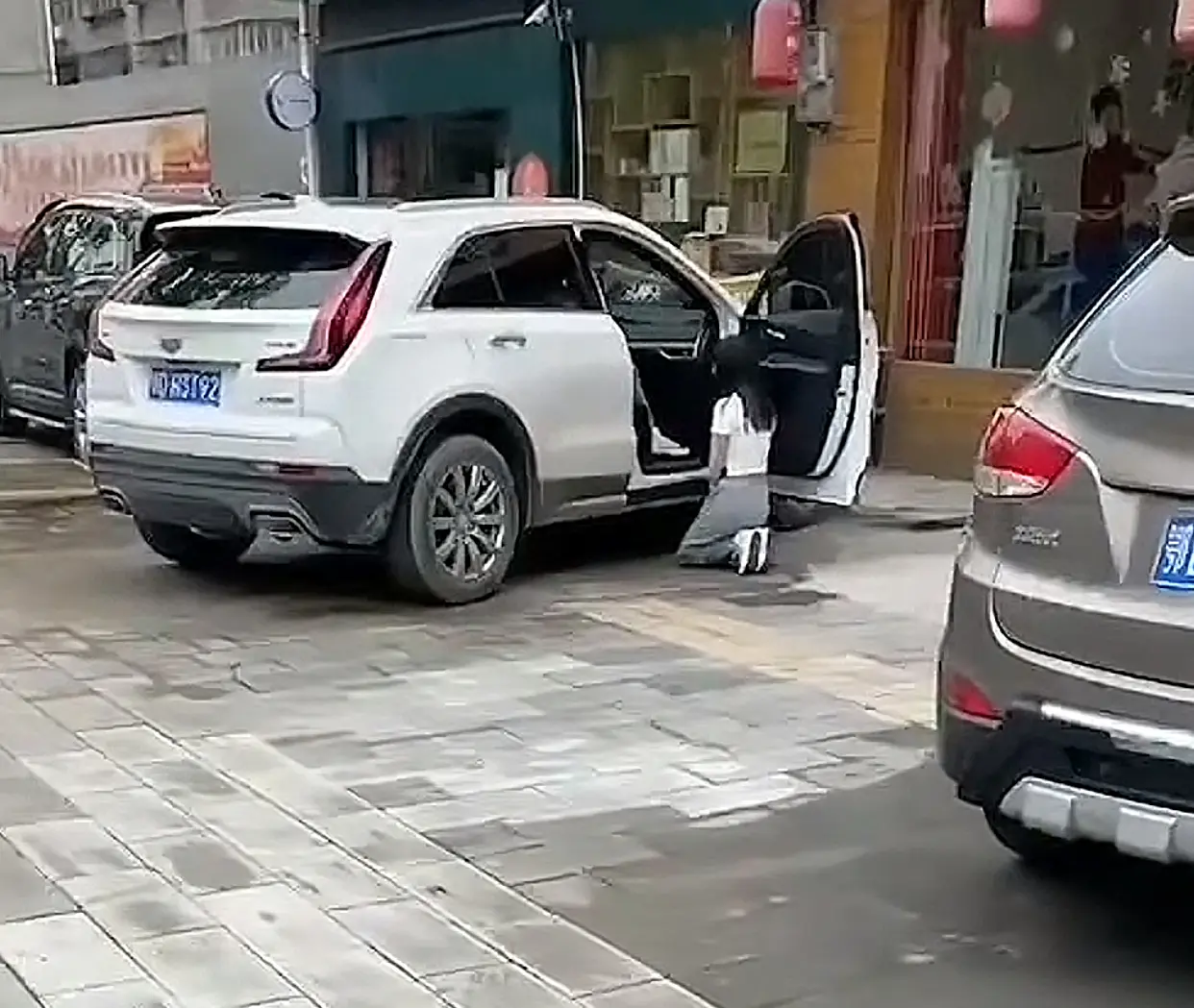 女人犯点错怎么就不能原谅了
