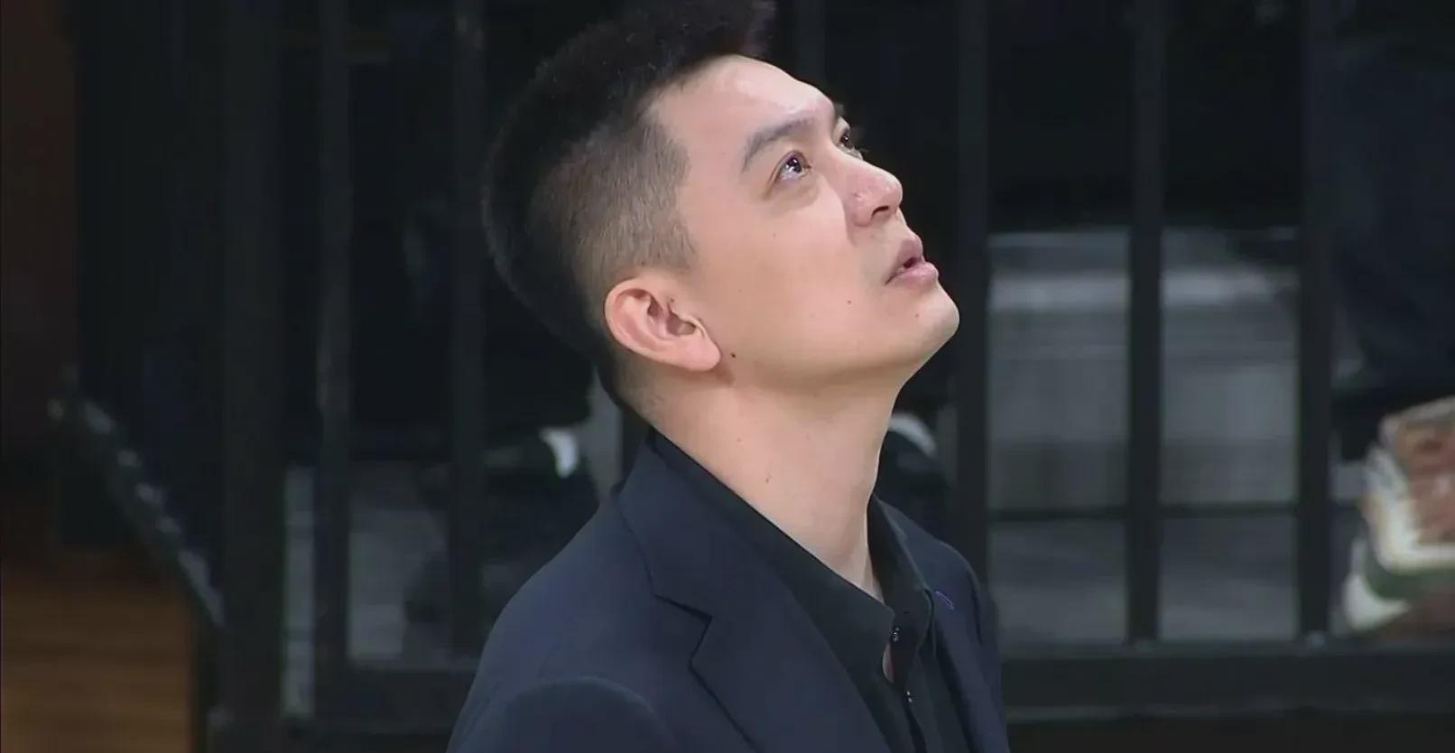 辽宁男篮愁眉苦脸，主帅杨鸣也心情沉重，究竟为何如此？难道是韩德君和张镇麟的伤势？