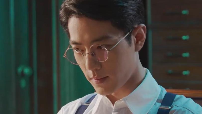 央视《风与潮》全国收视率第二，连追3集，我想说：这年代大剧要爆