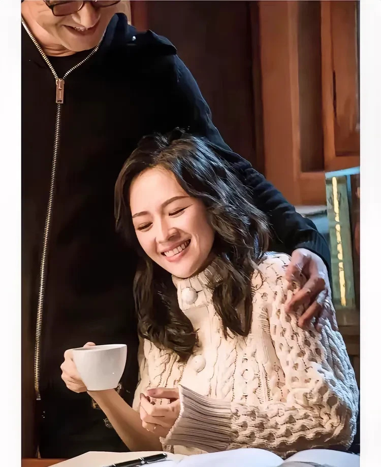 章子怡汪峰甜蜜旧照











天呐！不敢相信，曾经如此甜蜜的两个人，