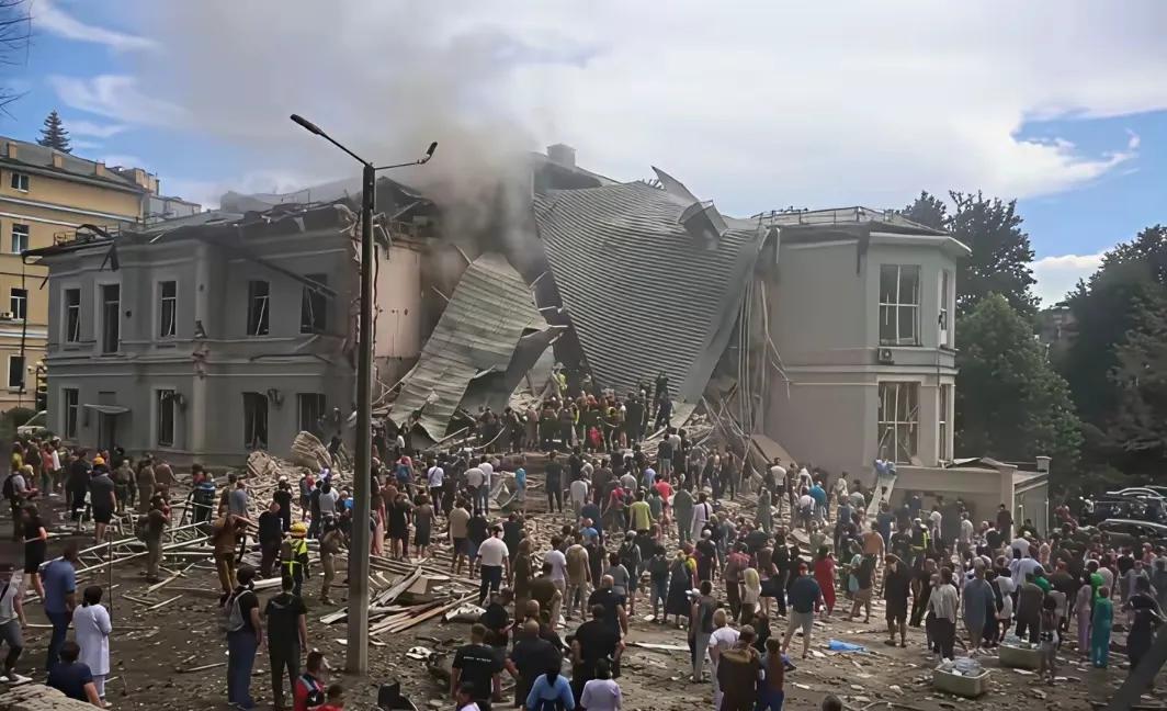 俄罗斯已经打到家门口了，波兰是时候该抗俄援乌，保家卫国！
俄军轰炸了波兰工厂，这