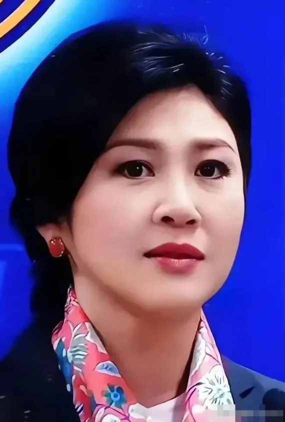 一直以来都有很多人吹捧她的颜值是多么的美，但只要你细细看，你会发现她和平常人长得