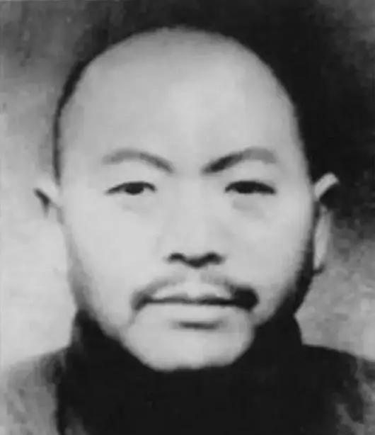 1941年，鬼子抓来20多个姑娘，就在几位姑娘要被糟蹋时，一个汉奸突然说：“太君