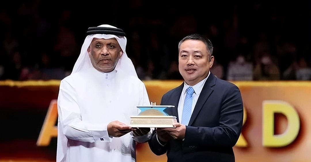 刘国梁：从球台到世界舞台的传奇转身
出身河南新乡普通家庭的刘国梁，少年时便以惊人